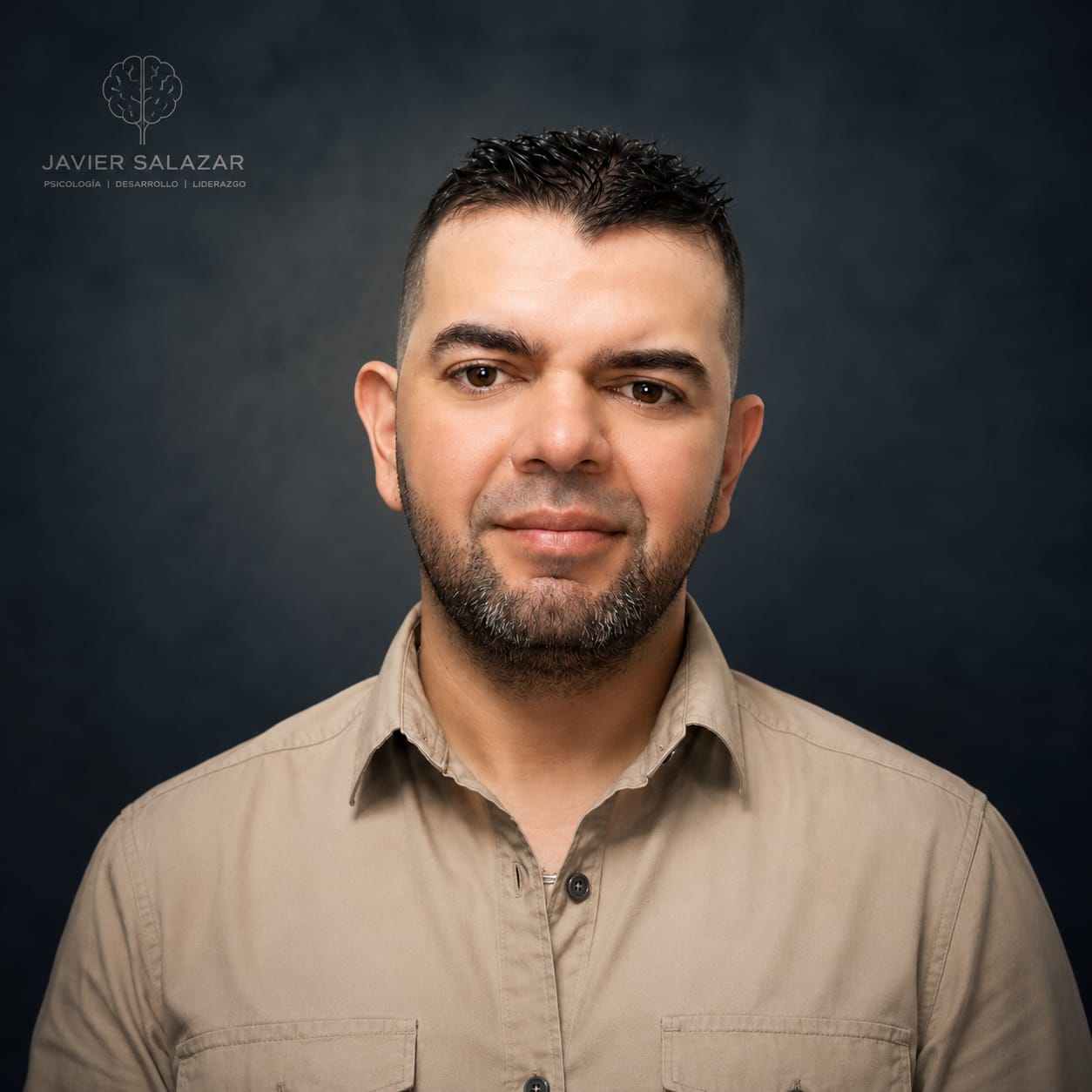 Retrato de Javier Andrés Salazar G., fundador del Instituto MindsInsight